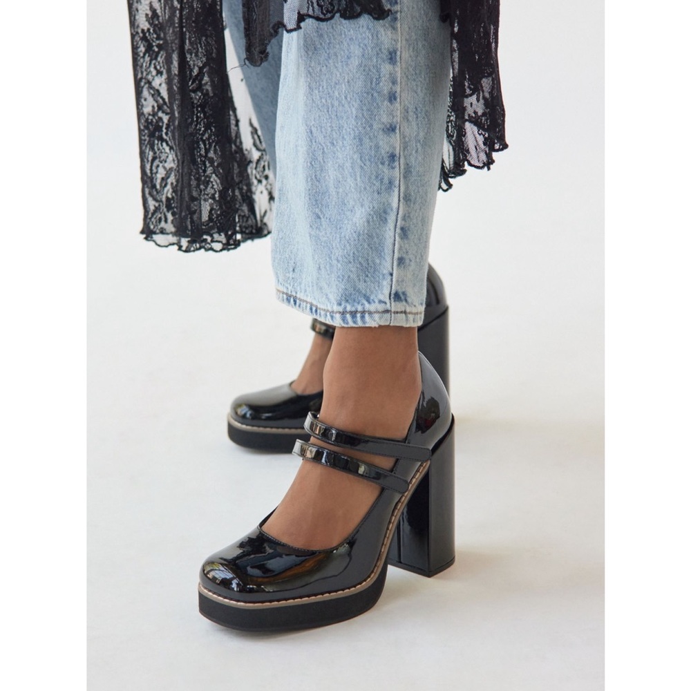 Steve Madden Twice Mary Jane Platform Pump